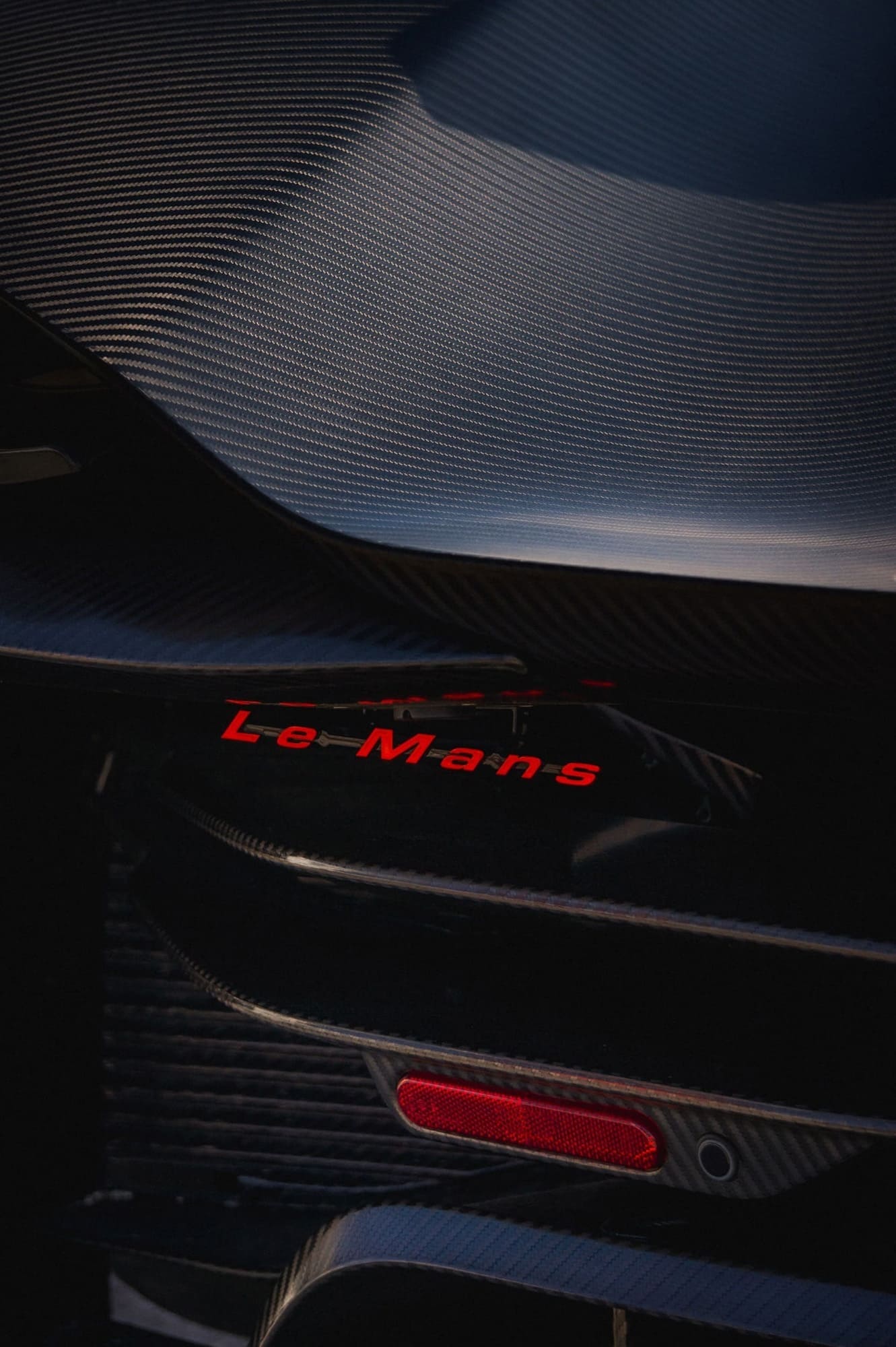 Black Koeningsegg's back